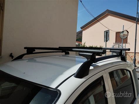 Tipi di barre portatutto su un'automobile Fiat