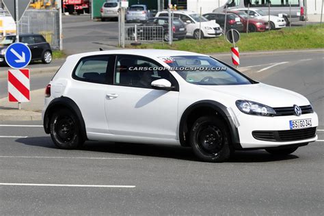Volkswagen Golf prototipo su strada