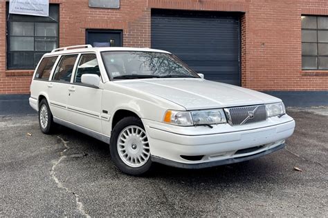 Volvo 960 berlina vista frontalmente