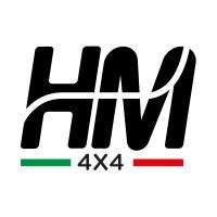 Logo HM4X4 con sfondo di un veicolo fuoristrada