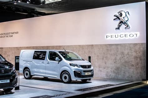 Design frontale Peugeot Expert terza generazione