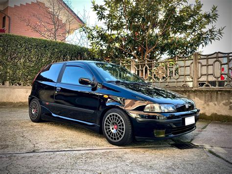 Fiat Punto 176 con cerchi in lega