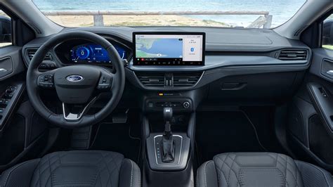 Interni Ford Focus Wagon con famiglia