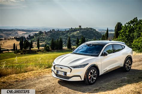 Ford Mustang su strada