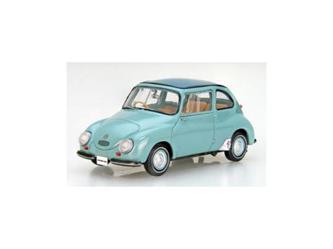 Subaru 360 in blu