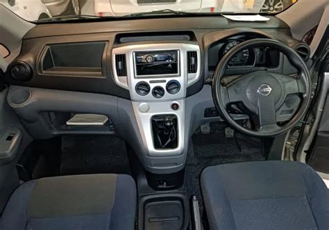 Vista della plancia della Nissan Evalia