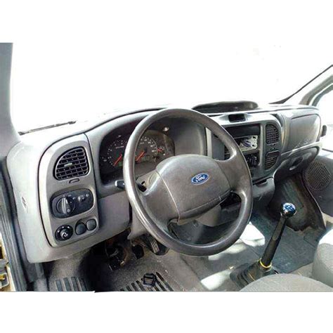 Interni della cabina di un moderno Ford Transit