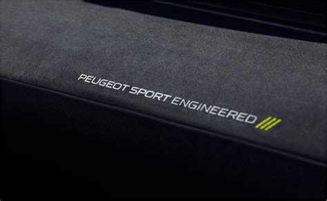Dettaglio logo Peugeot Sport Engineered