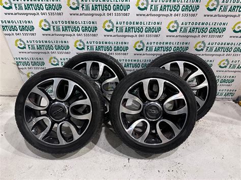 Fiat 500 con cerchi in lega