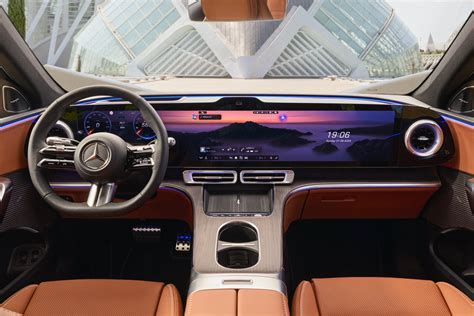Interni Mercedes-Benz GLC con MBUX Hyperscreen
