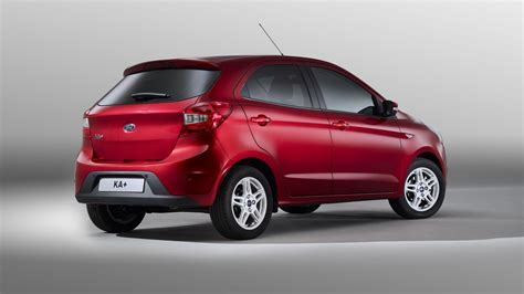 Ford Ka+ vista laterale cinque porte