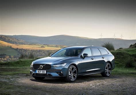 Volvo V90 su strada