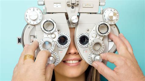 Attrezzatura moderna per esami oculistici