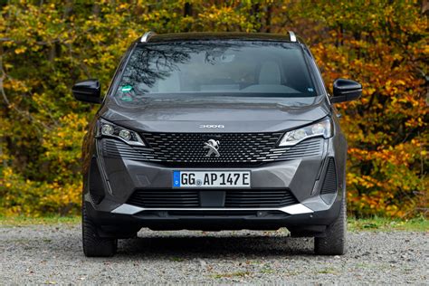 Peugeot 3008 frontale aggiornato