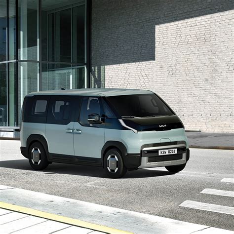 Kia PV5 prezzi e allestimenti