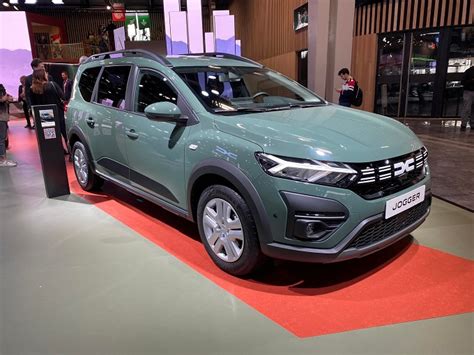 Stand Dacia al Salone di Parigi