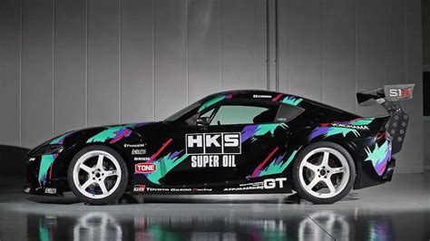 HKS T-001 su pista