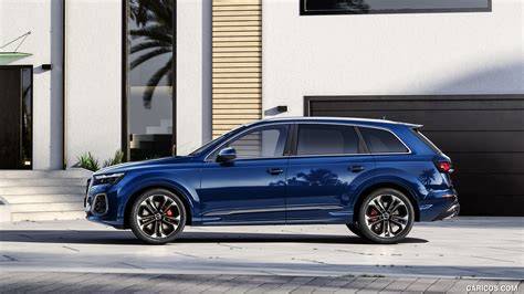 Vista laterale dell'Audi Q7 con vernice Blu Ascari metallizzato