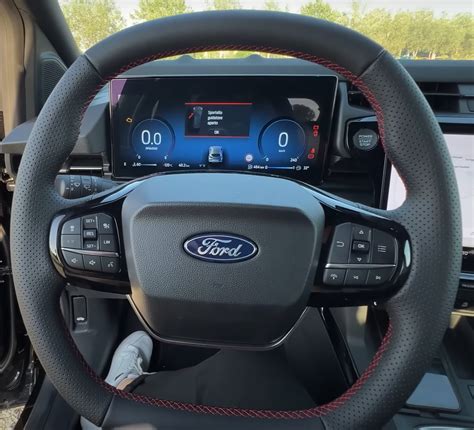Cruscotto Ford con modalità Eco selezionata
