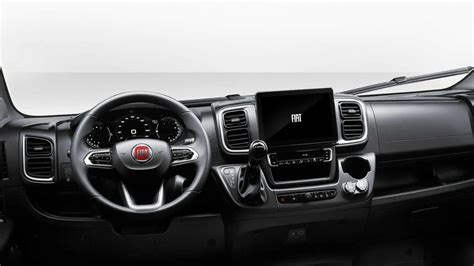Dashboard Fiat Ducato con sistemi di assistenza