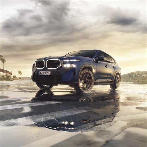 Vista laterale di una BMW X2