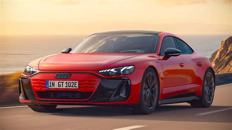 Audi e-tron GT in una scena natalizia