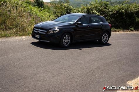Mercedes Classe A 200 CDI in movimento su strada