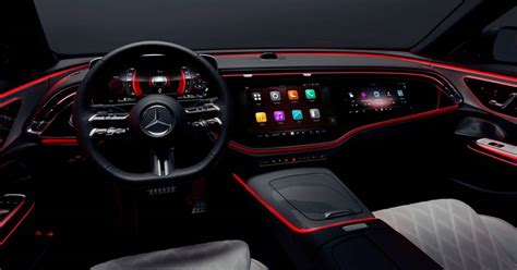 Interni della Mercedes Classe A con schermo tablet e bocchette di aerazione