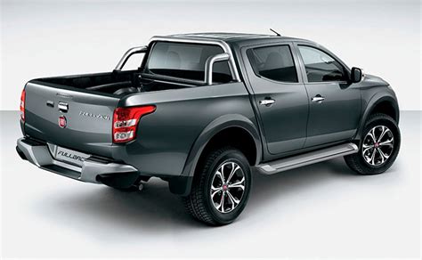 FIAT Fullback in un contesto urbano