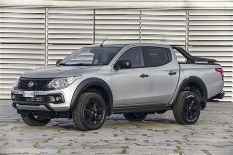 Vista posteriore del FIAT Fullback con cassone