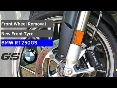 Dettaglio della ruota anteriore della BMW F650 GS