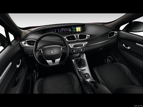 Interni spaziosi Renault Scenic III