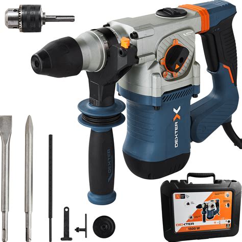 Martello tassellatore Black+Decker in azione
