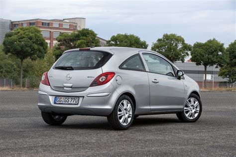 Opel Corsa D e Fiat Grande Punto fianco a fianco