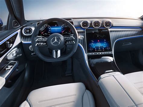 Interni sportivi e curati di una Mercedes-Benz SLK