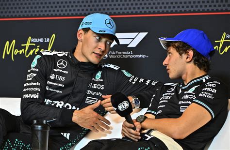 George Russell celebra la vittoria in una Sprint Race