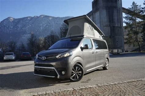 Toyota Crosscamp Flex in un paesaggio nordico