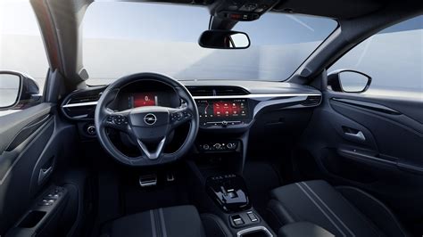 Opel Corsa 48V Hybrid interno cruscotto digitale