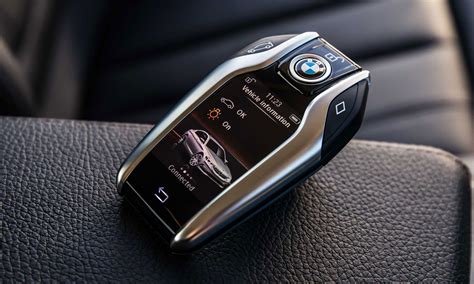BMW Display Key e smartphone a confronto