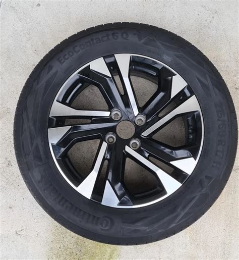 Vari design di cerchi in lega per Peugeot 2008