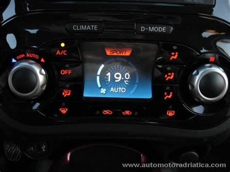 Schermata del Nissan Dynamic Control System su Juke