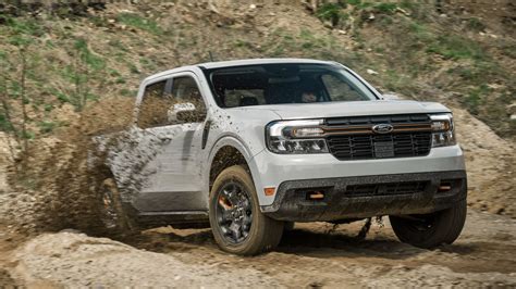 Ford Maverick Tremor in azione fuoristrada