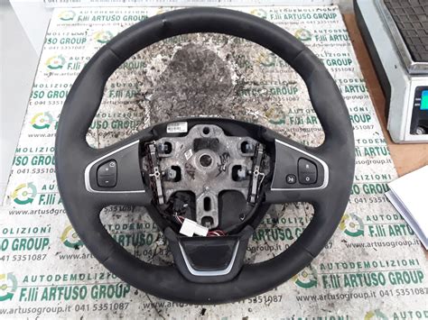 Volante Renault Captur con coprivolante in pelle