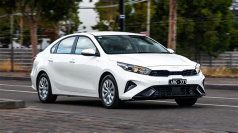 Kia Cerato usata in esposizione