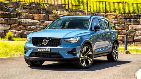 Volvo XC40 T2 in ambiente urbano