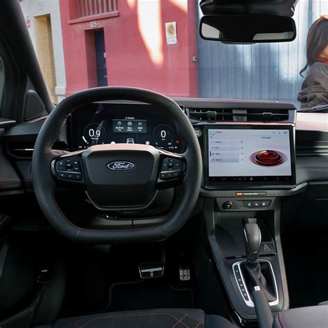 Interni della Ford Fiesta ST con modalità di guida selezionabili