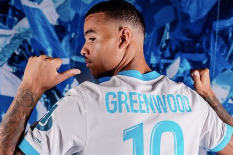 Mason Greenwood con la maglia dell'Inghilterra