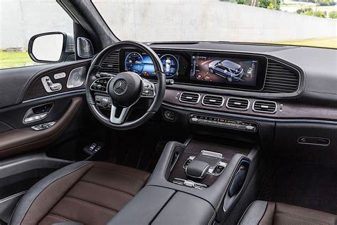 Mercedes GLE interni MBUX