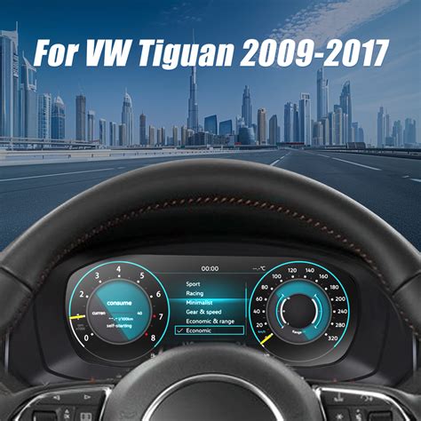 Dashboard di una Volkswagen Passat con tachimetro digitale