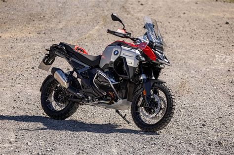 Moto BMW R 1300 GS in azione